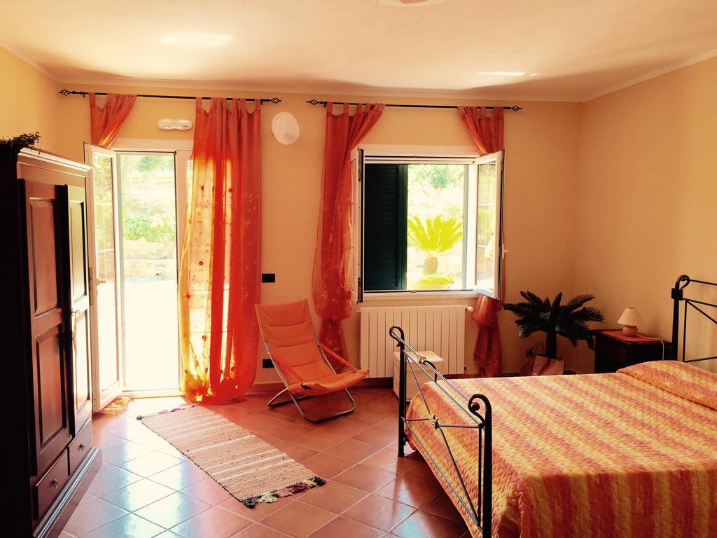 Villa Della Mimosa Alia Szoba fotó
